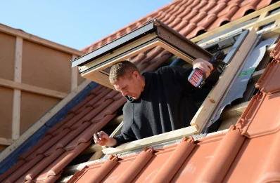 Pose de fenêtres de toit Velux à Lanneuffret